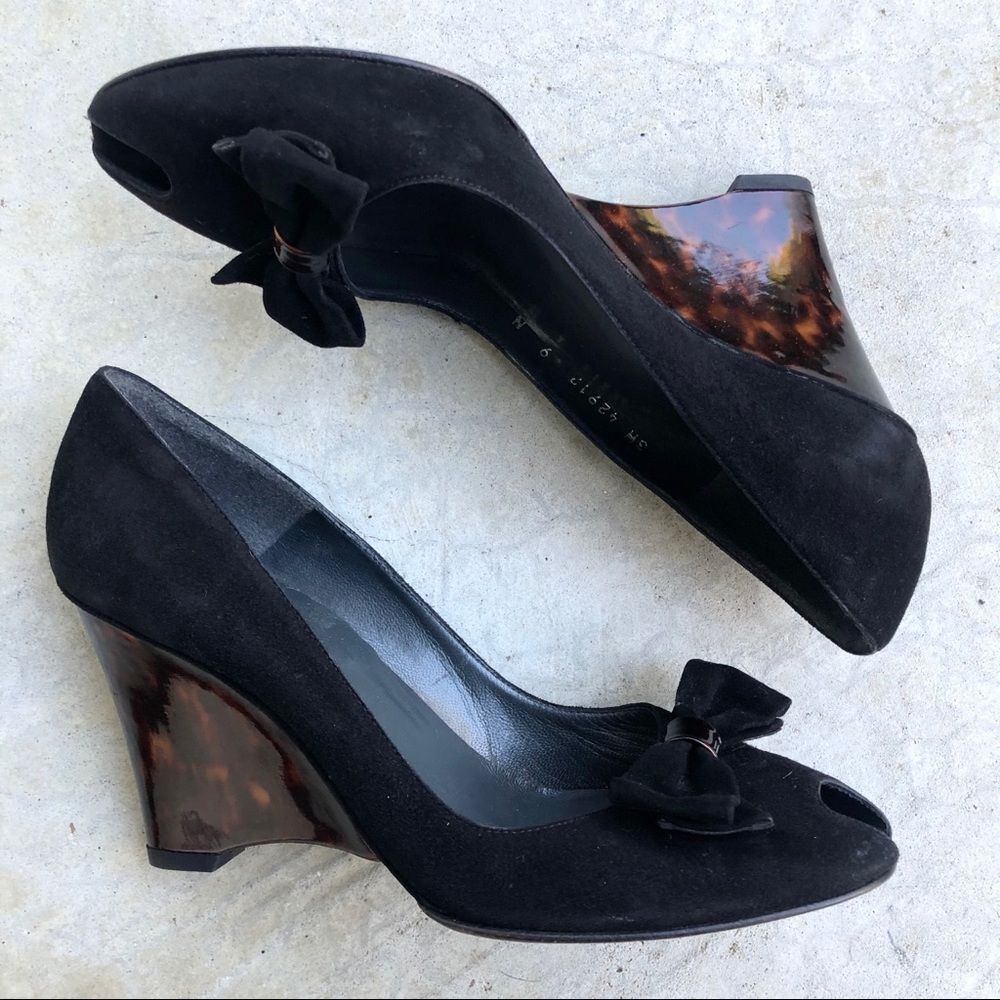 Stuart Weitzman Black suede Peeptoe wedges heels tortoise shell 9 Narrow